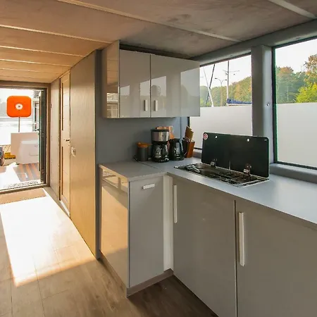 아파트 Amber Houseboat 슈비노우이스쳬