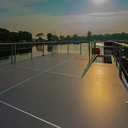 아파트 Amber Houseboat *